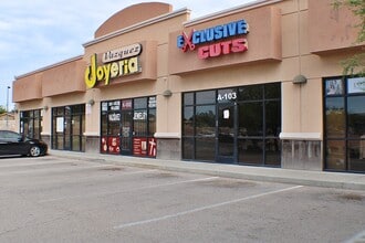 11890 Vista del Sol Dr, El Paso, TX à louer Photo de l’immeuble– Image 1 sur 7