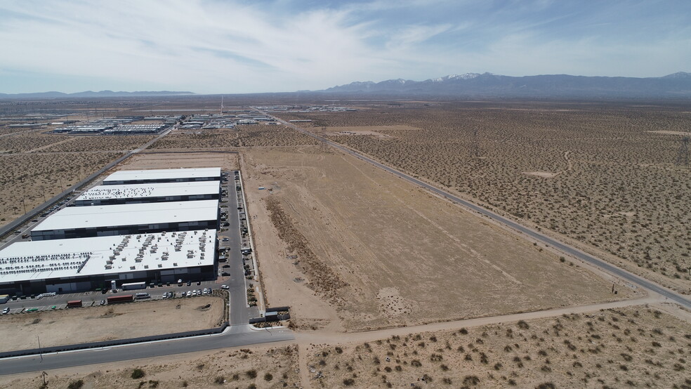 9841 Bartlett Ave, Adelanto, CA à vendre - Aérien – Image 3 sur 5