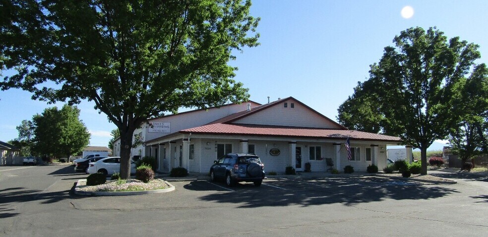 1424 Industrial Way, Gardnerville, NV à louer - Photo principale – Image 1 sur 4