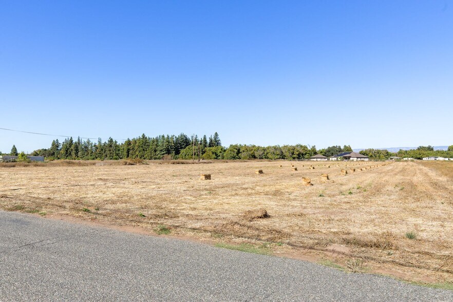3276 Rodeo Ave, Chico, CA à vendre - Photo de l’immeuble – Image 2 sur 2
