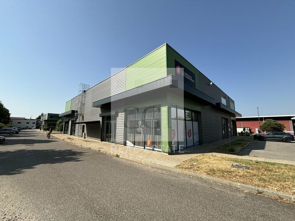 2 Rue Des Vanneaux Huppés, Bourgoin-Jallieu à louer Photo de l’immeuble– Image 1 sur 9
