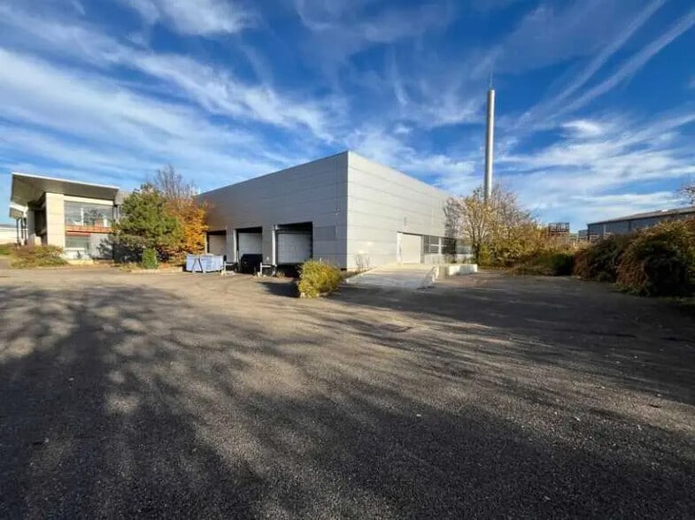 74 Rue Elisée Reclus, Décines-Charpieu à louer - Photo de l’immeuble – Image 2 sur 19