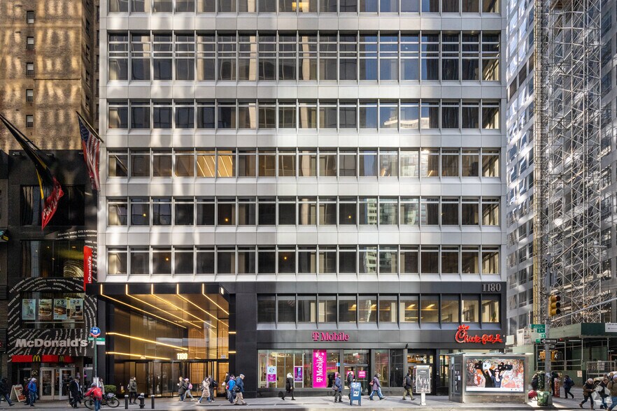 1180 Avenue of the Americas, New York, NY à louer - Photo de l’immeuble – Image 2 sur 4