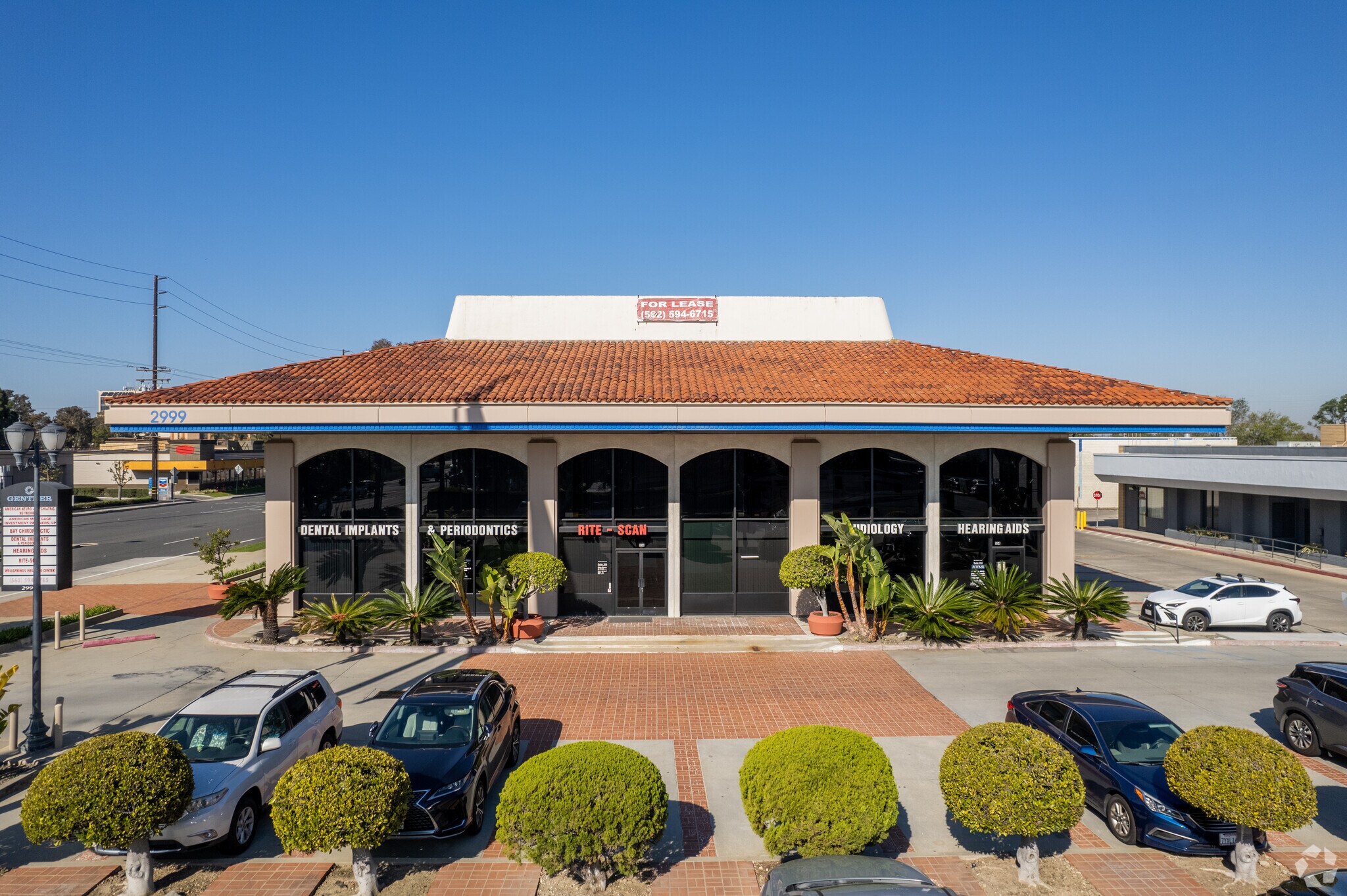 2999 Westminster Ave, Seal Beach, CA à vendre Photo de l’immeuble– Image 1 sur 23