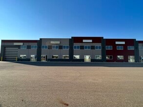 70 Queensgate Cres, Red Deer, AB à louer Photo intérieure– Image 1 sur 8