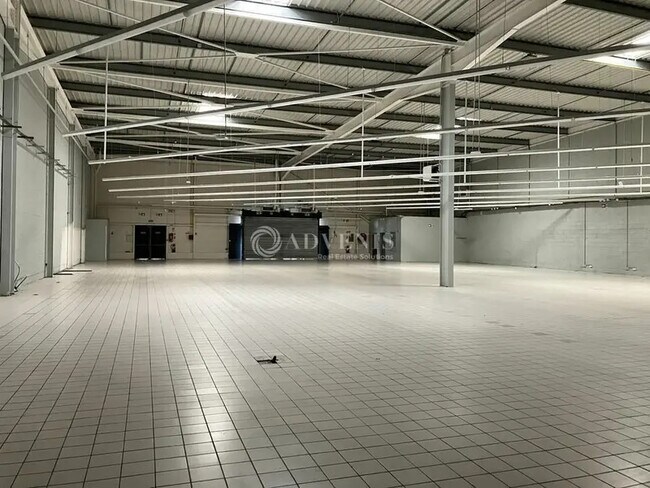 Plus de détails pour Local commercial à louer