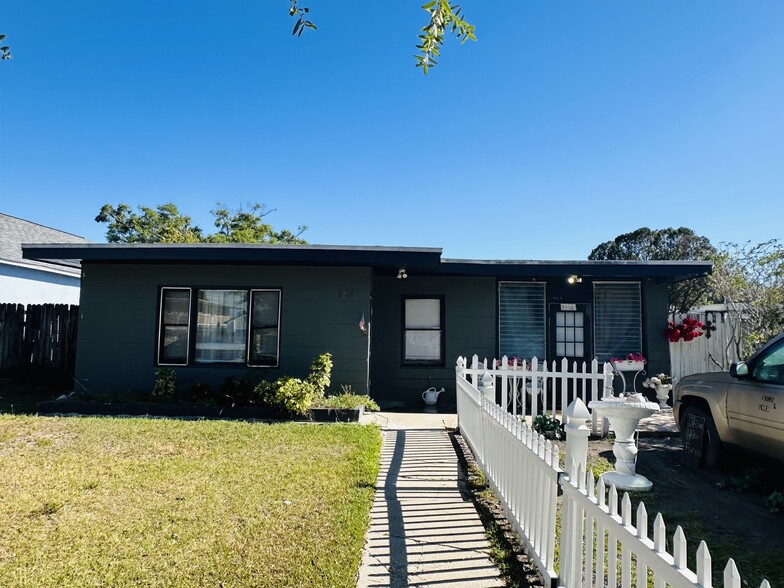 2812 41st Ave N, Lealman, FL à vendre - Photo principale – Image 1 sur 4