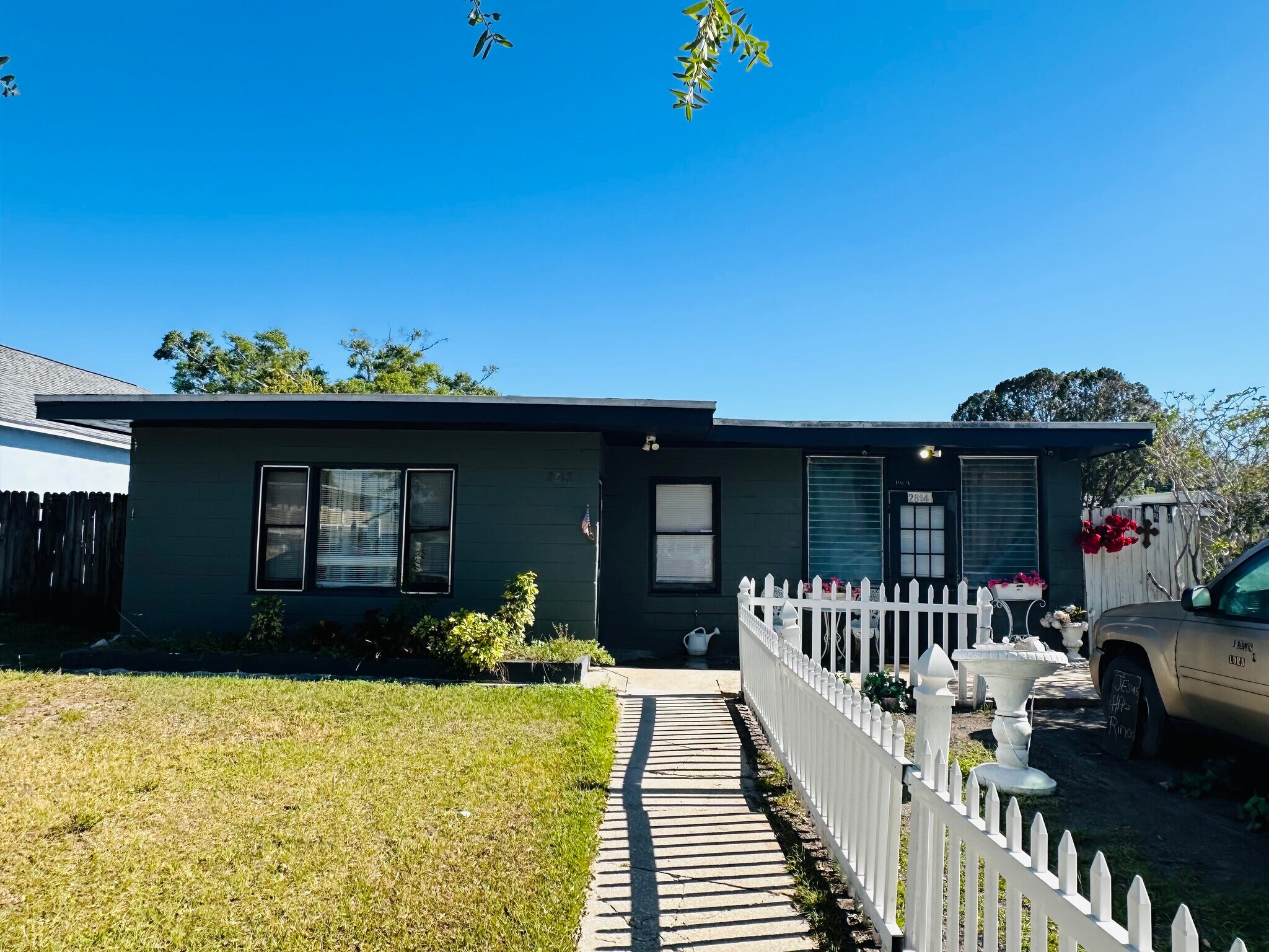 2812 41st Ave N, Lealman, FL à vendre Photo de l’immeuble– Image 1 sur 5