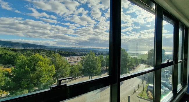 Plus de détails pour 375 Avenue Du Mistral, La Ciotat - Bureau à vendre