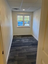 600-640 N Old Woodward Ave, Birmingham, MI à louer Photo intérieure– Image 2 sur 6