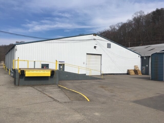 927 Barlow Dr, Charleston, WV à louer - Photo de l’immeuble – Image 2 sur 11