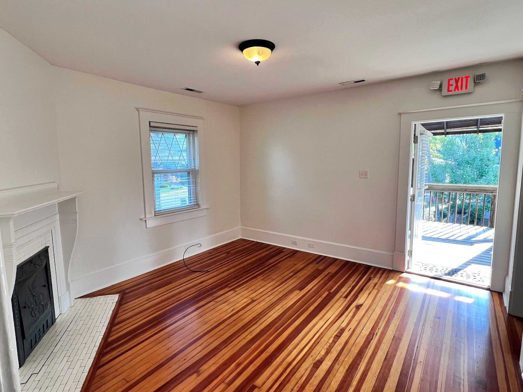141 Merrimon Ave, Asheville, NC à louer Photo intérieure– Image 1 sur 6