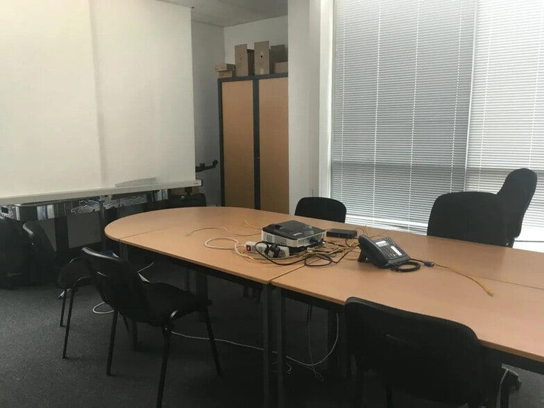 Bureau dans ÉRAGNY à louer - Photo de l’immeuble – Image 3 sur 21