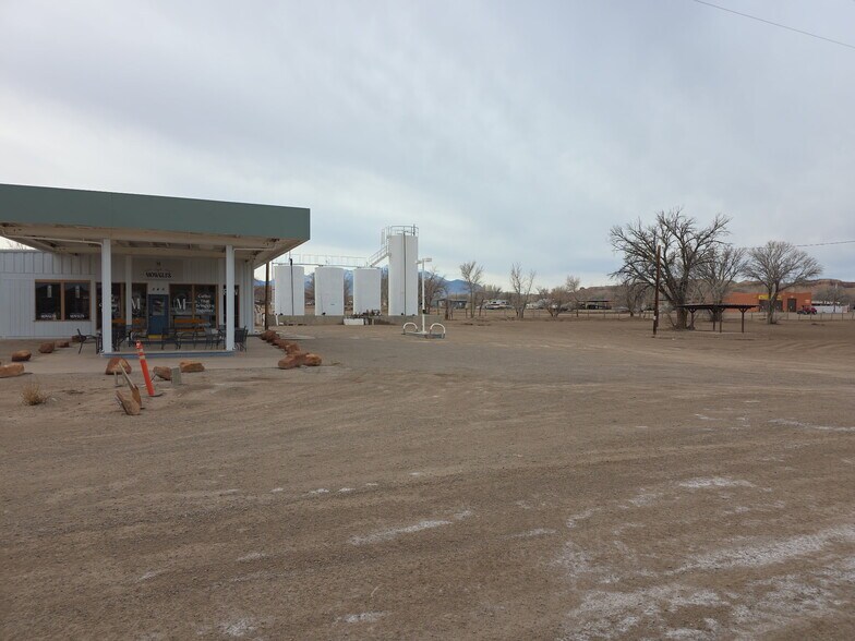 100 Street, Hanksville, UT à vendre - Photo de l’immeuble – Image 2 sur 3