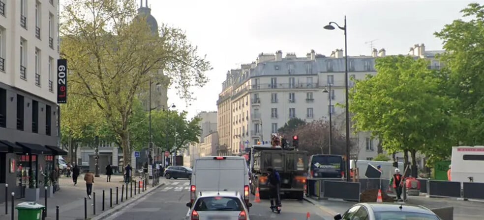 Local commercial dans Paris à louer - Photo de l’immeuble – Image 1 sur 2