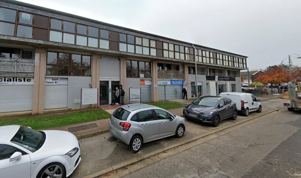 Bureau dans Saint-Étienne-du-Rouvray à vendre Photo de l’immeuble– Image 1 sur 4