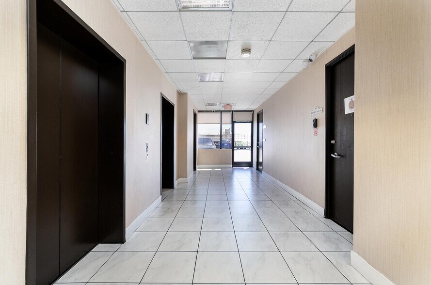 6350 Laurel Canyon Blvd, North Hollywood, CA à louer - Photo intérieure – Image 3 sur 10