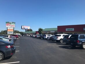 4120 Rowan Rd, New Port Richey, FL à louer Photo intérieure– Image 2 sur 6