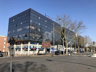 Plus de détails pour Bureau, Local commercial à louer