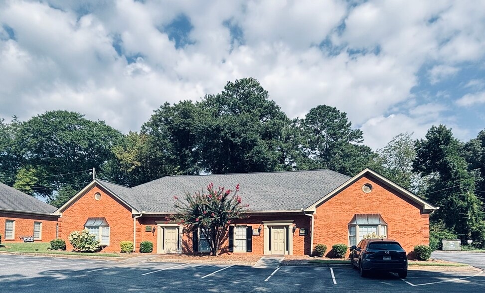 1435 McLendon Dr, Decatur, GA à vendre - Photo de l’immeuble – Image 1 sur 4