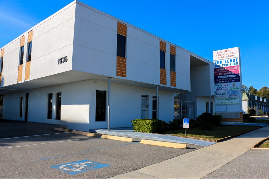 1936 W Dr Martin Luther King Jr Blvd, Tampa, FL à louer - Photo de l’immeuble – Image 1 sur 11