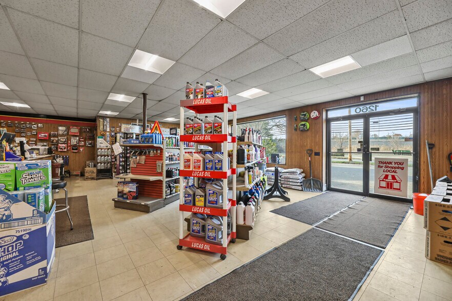 1260 East St, Pittsfield, MA à vendre - Photo de l’immeuble – Image 3 sur 34