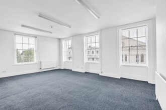 1 Bath St, Cheltenham à louer Photo intérieure– Image 1 sur 2