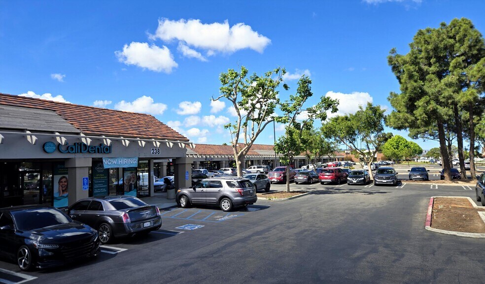 230-238 E Betteravia Rd, Santa Maria, CA à louer - Photo de l’immeuble – Image 3 sur 4