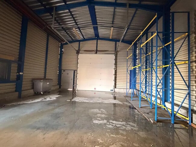 Plus de détails pour Industriel/Logistique à louer