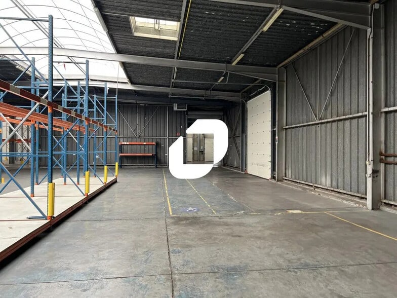 Local d'activités dans LA CHAPELLE-D'ARMENTIERES à vendre - Photo de l’immeuble – Image 3 sur 15