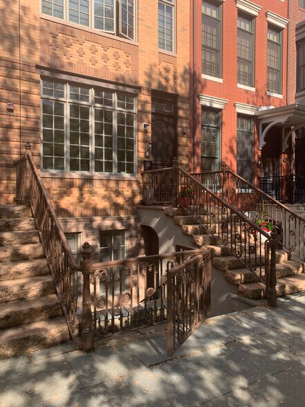 113 Liberty View Dr, Jersey City, NJ à louer - Photo de l’immeuble – Image 2 sur 4