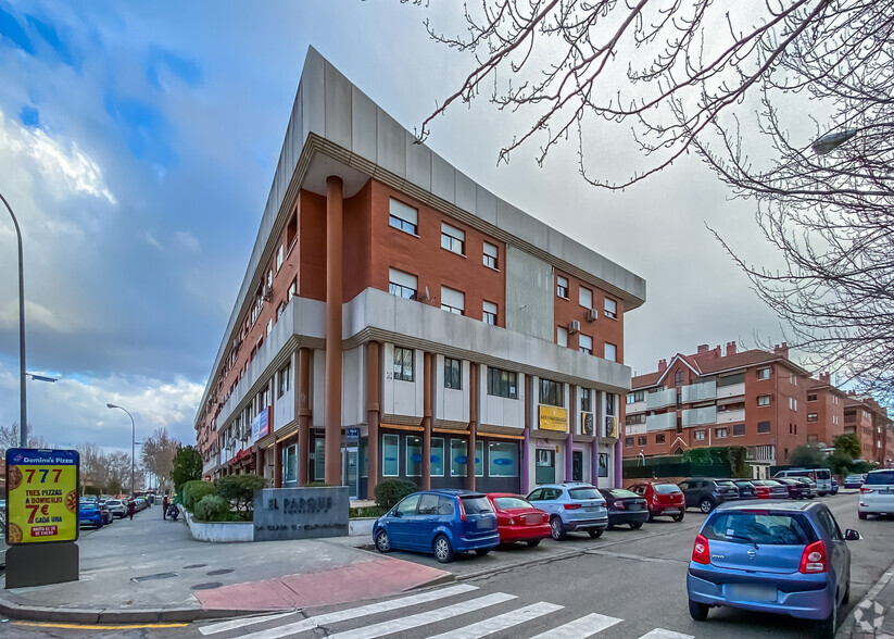Immeuble residentiel dans Alcalá de Henares, Madrid à vendre - Photo de l’immeuble – Image 3 sur 3