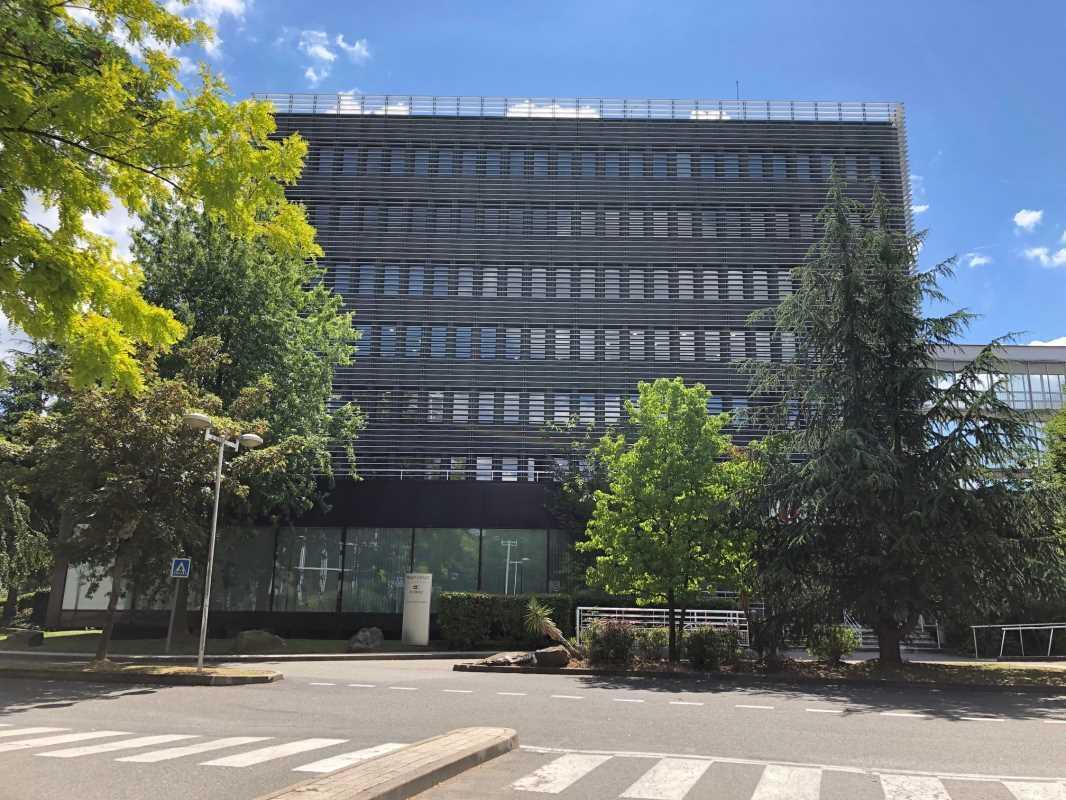 13 Avenue Morane Saulnier, Vélizy-Villacoublay à louer Photo de l’immeuble– Image 1 sur 8