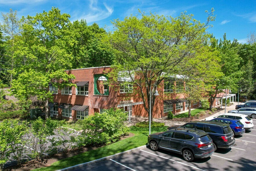 36-50 Glen Ave, Newton, MA à louer - Photo de l’immeuble – Image 1 sur 5
