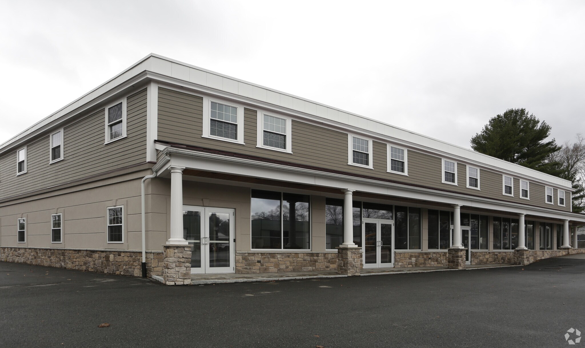 227 Willow St, South Hamilton, MA à louer Photo principale– Image 1 sur 7