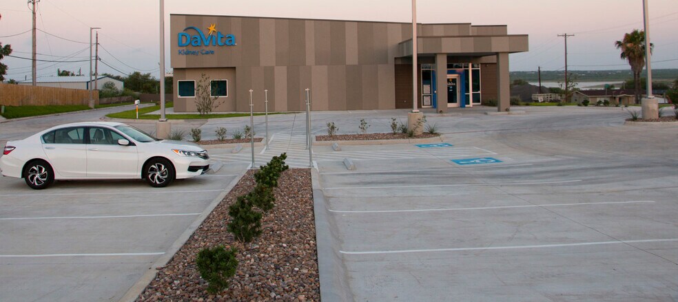 2860 S US Highway 83, Zapata, TX à vendre - Photo de l’immeuble – Image 3 sur 7