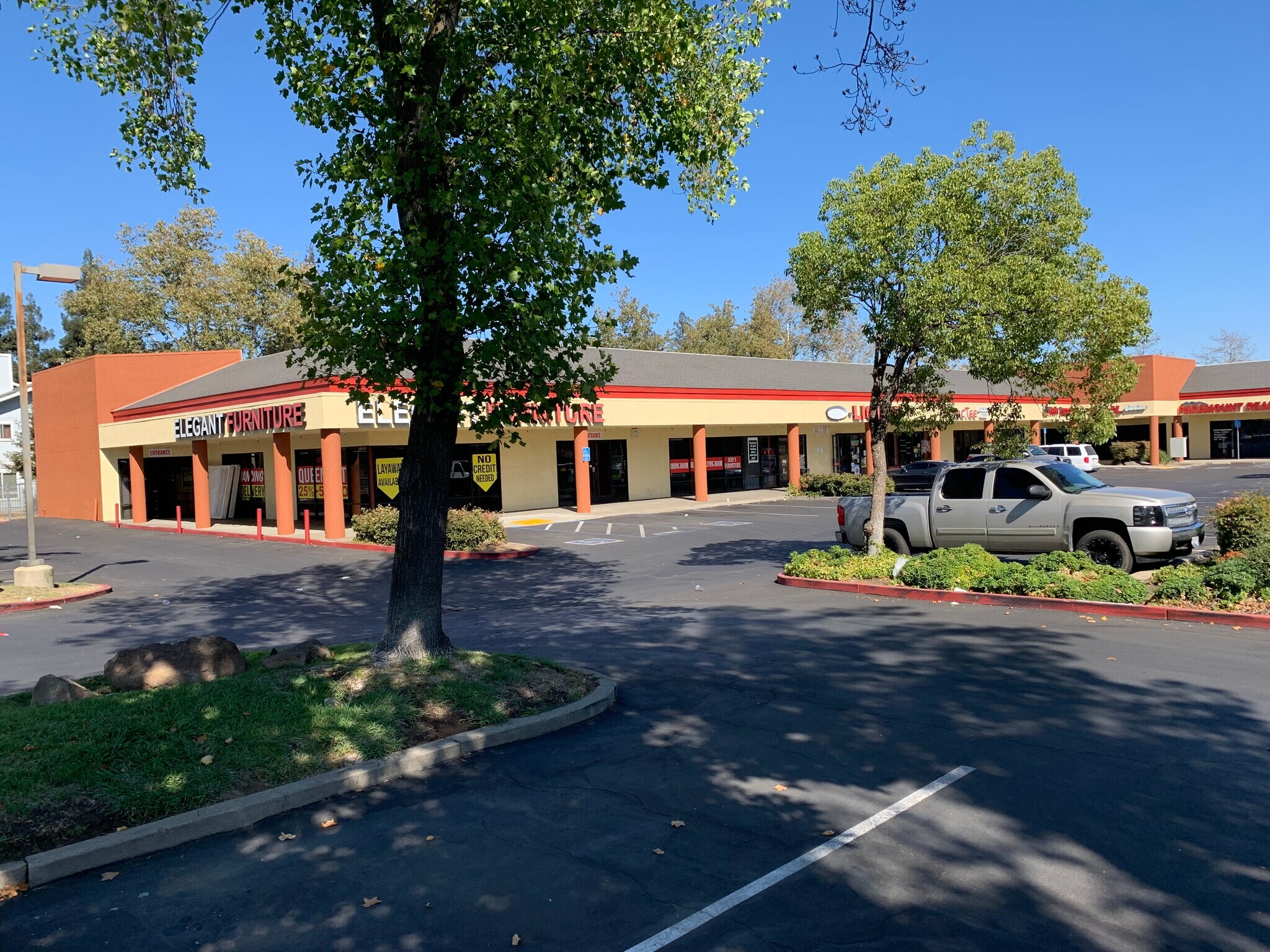 7725 Stockton Blvd, Sacramento, CA à louer Photo principale– Image 1 sur 2