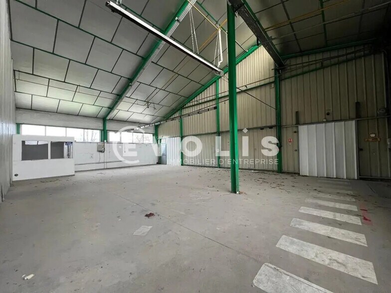Local d’activités dans Mornant à louer - Photo intérieure – Image 2 sur 7
