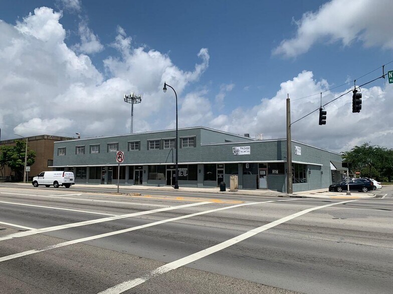 5245 NW 36th St, Miami Springs, FL à louer - Photo de l’immeuble – Image 1 sur 2