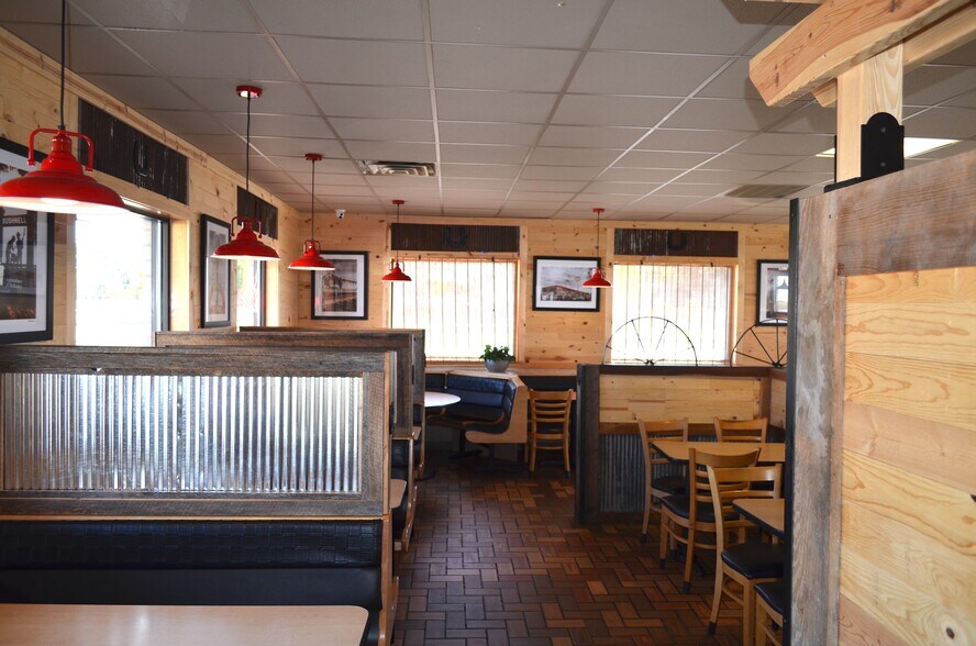 139 Green St, Bushnell, IL à vendre - Photo de l’immeuble – Image 2 sur 70