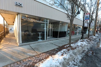 190 Broadway, Port Ewen, NY à louer Photo intérieure– Image 2 sur 19