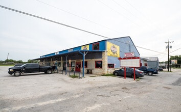 15033 Main St, Lytle, TX à louer Photo intérieure– Image 1 sur 1