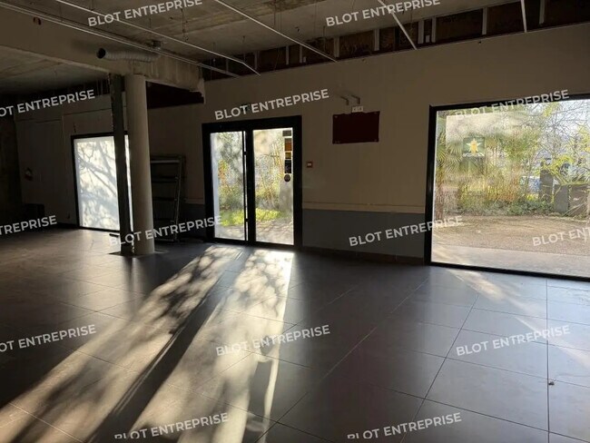 Plus de détails pour Bureau à louer