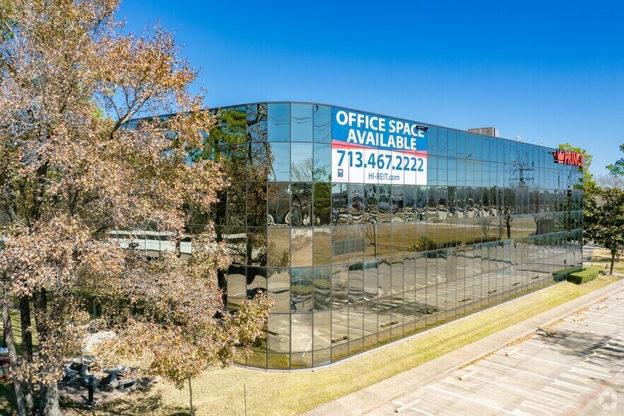 15311 Vantage Pky W, Houston, TX à louer - Photo de l’immeuble – Image 3 sur 4