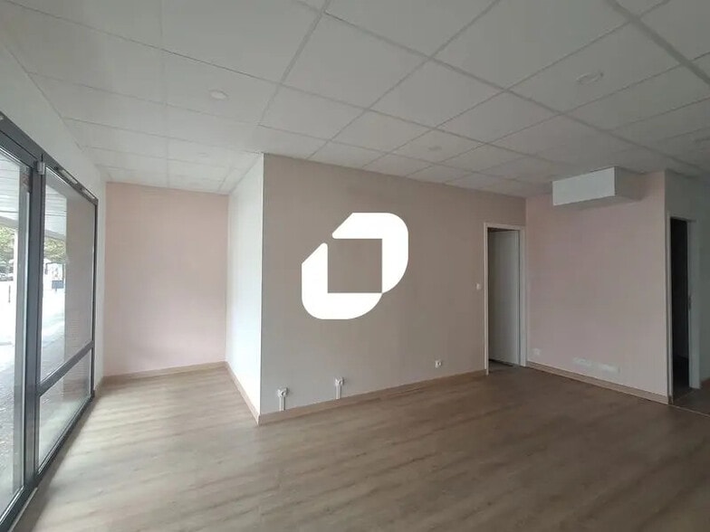 Bureau dans Bordeaux à louer - Photo de l’immeuble – Image 2 sur 10