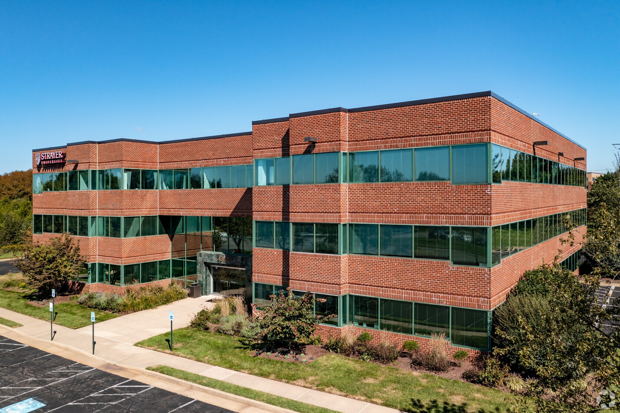 45150 Russell Branch Pky, Ashburn, VA à vendre Photo principale– Image 1 sur 8