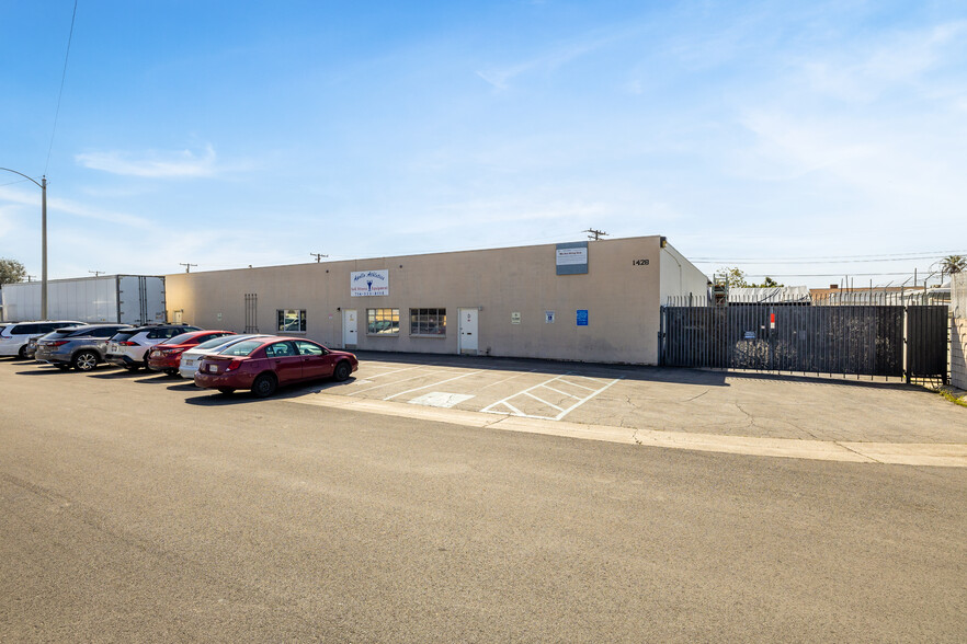 1428 W South Central Park Ave, Anaheim, CA à louer - Photo de l’immeuble – Image 1 sur 12