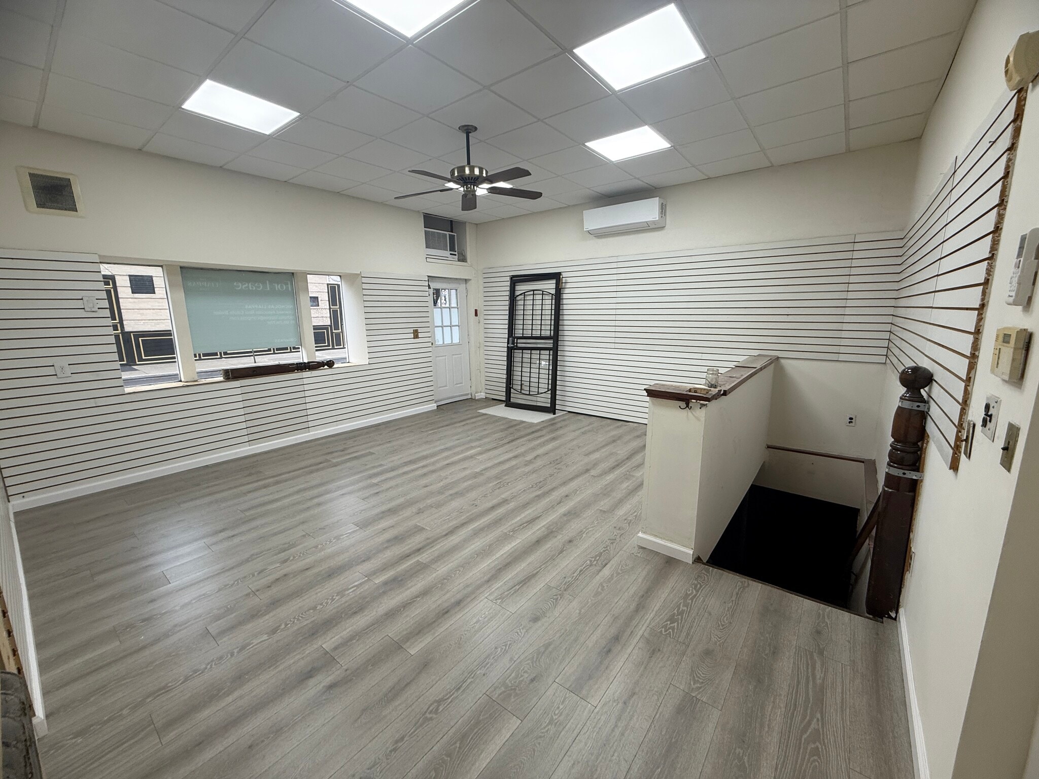 143A Tulip Ave, Floral Park, NY à louer Photo intérieure– Image 1 sur 16
