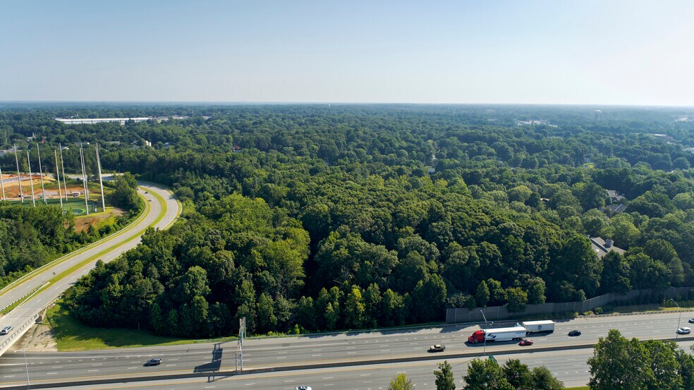 Bridford Parkway & Big Tree Way,, Greensboro, NC à vendre - Aérien – Image 2 sur 2