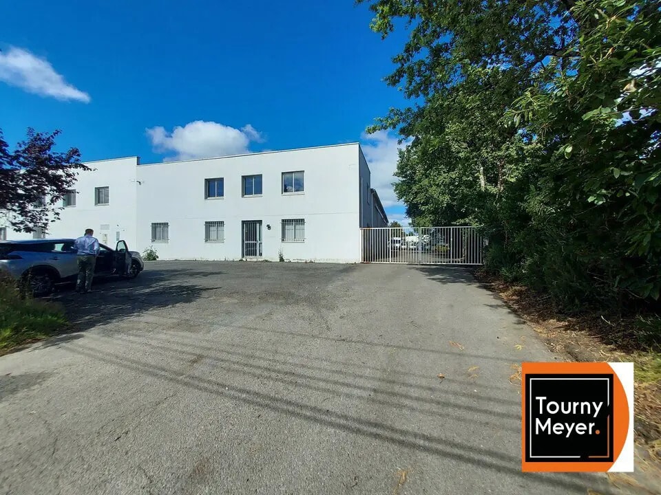 Local d’activités dans Sautron à louer Photo de l’immeuble– Image 1 sur 4